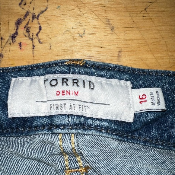Torrid Boot Cut Jeans. - Picture 3 of 3